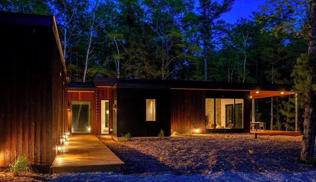 Cedar & Glass | Luxury 5-Acre Forest Escape
