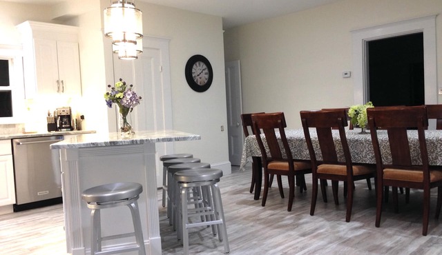 Central AC family friendly modern 7 BR Sea Captain home steps to S.Village Beach