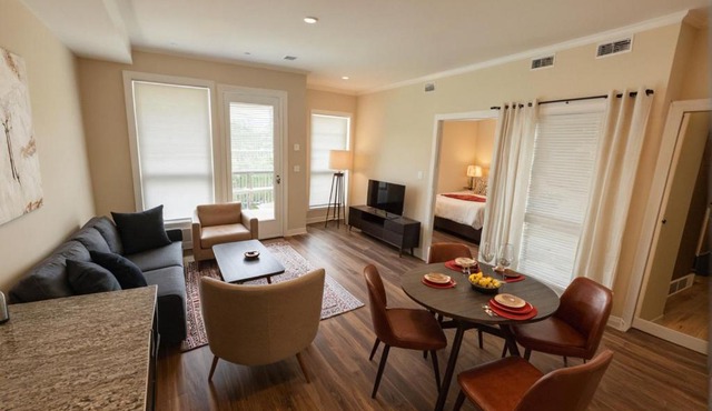 Central Northridge Apartment near CSUN