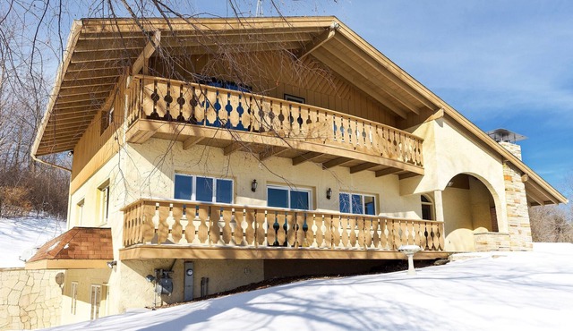 Chalet at Road America