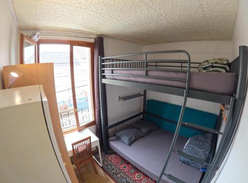 Chambre 2 lits pour 4 personnes métro 5