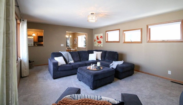 Charming 3-bedroom house with AC, WiFi in pleasant Minneapolis