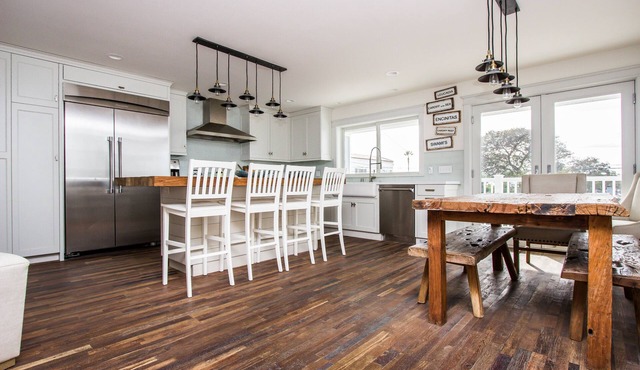 Charming Coastal 3bd/2.5 bath home with Ocean Views