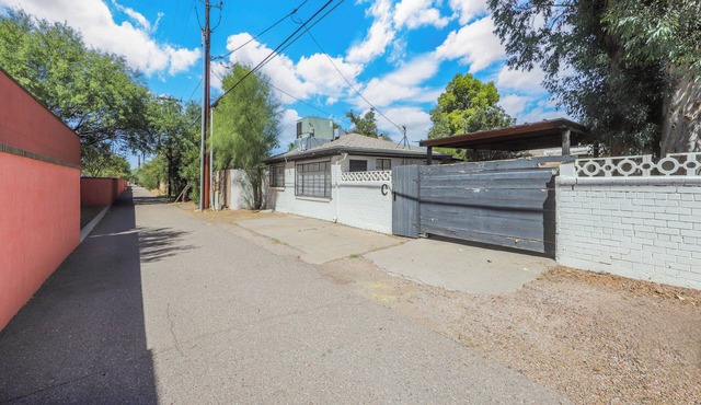 Charming cottage with WiFi and AC in delightful Tucson