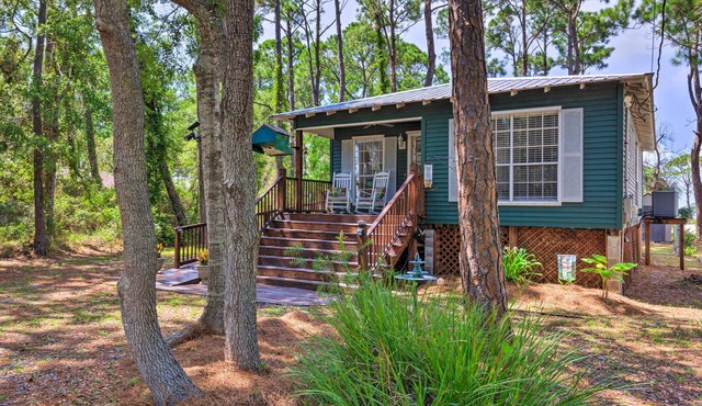 Charming Dauphin Island Home ~ 1 Mi to Beach!