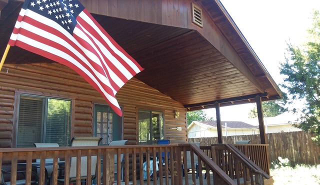 Charming Log Cabin in the Pines