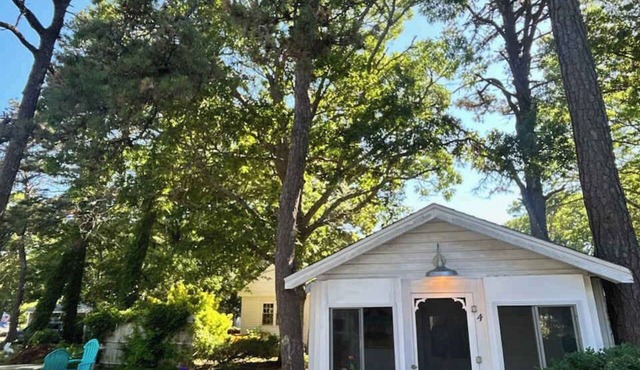 Charming One Bedroom Cabin on Cape Cod Campground!