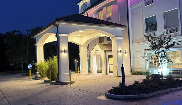 Chic studio apartment in charming Covington