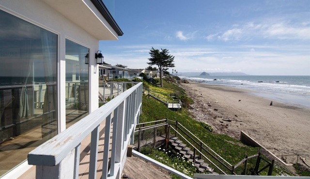 Classic Oceanfront Cayucos Home with Ocean Facing Deck