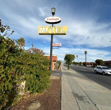 CoachLight Motel