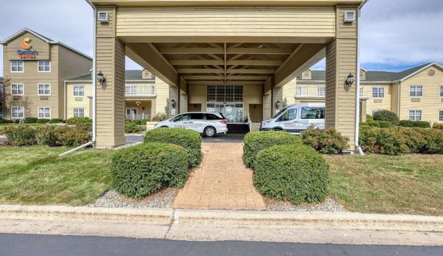 Comfort Suites Appleton Airport