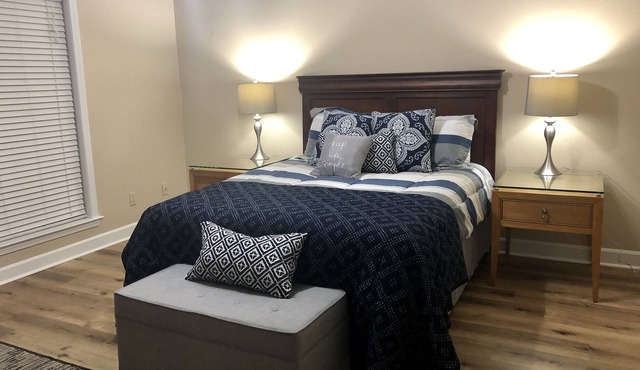 Comfortable Coastal Condo in a Top US Small Beach Town, One Hour to New Orleans