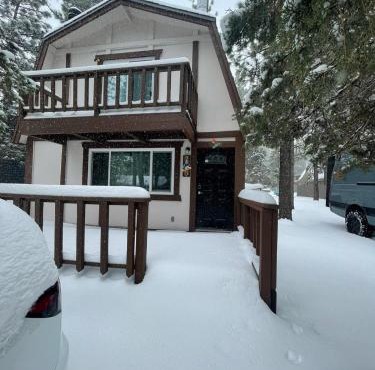 Comfy Modern Big Bear Cabin