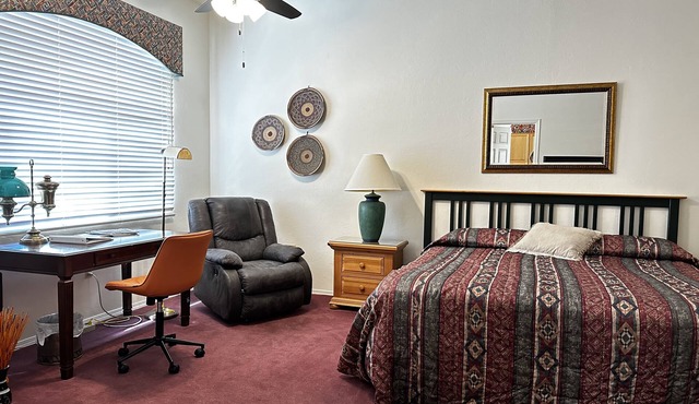 Comfy Studio in SW resort near golf courses and mountain/desert hiking