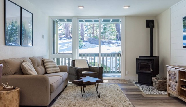 Condo with Mountain Views! Walking Distance to the Village!