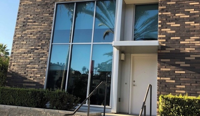 Cozy 1-bedroom condo loft with fitness room, AC in awesome LA/LAX/Beach