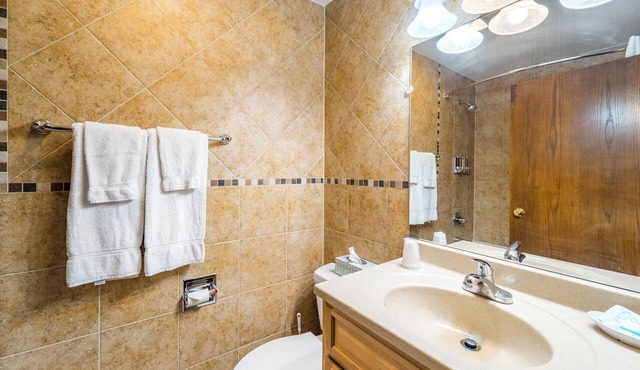 Cozy 1 Bedroom located on Granite Peak, Unit 5