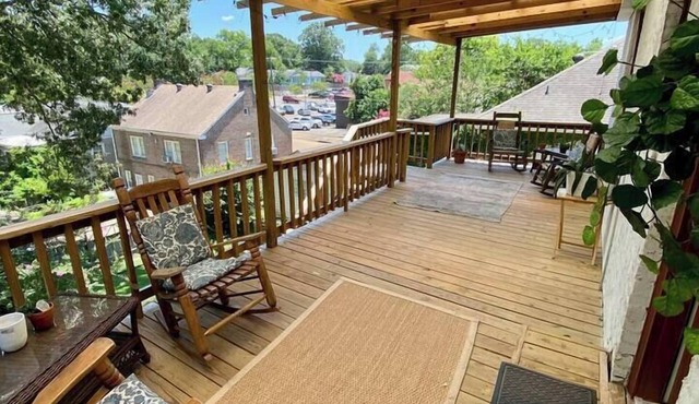 Cozy 1BR unit across from Belhaven Town Center