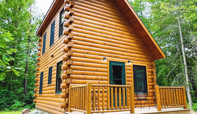 Cozy 2-bedroom log cabin near Cuyuna recreation area