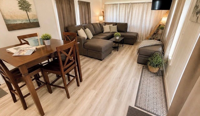 Cozy 2-Bedroom River Town Retreat – Sleeps 8 - Walking distance to the River
