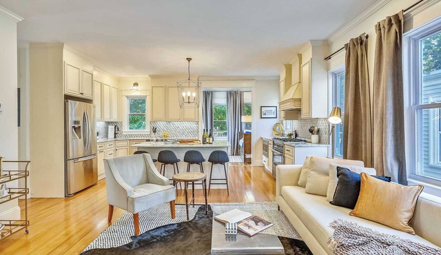 Cozy 5BR Jamaica Plain | Walk to T & Downtown