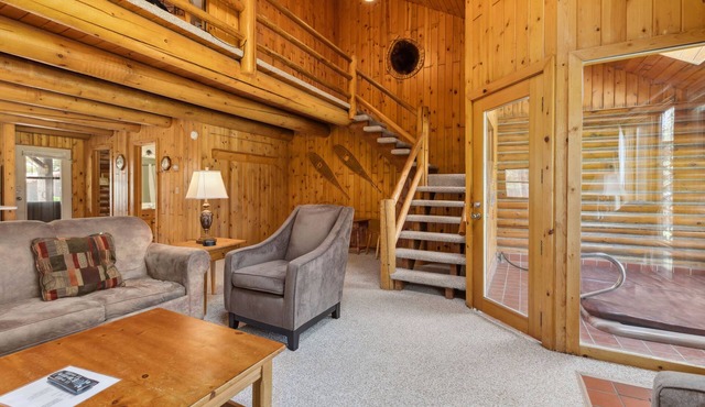 Cozy Breezy Point Condo with Golf Views