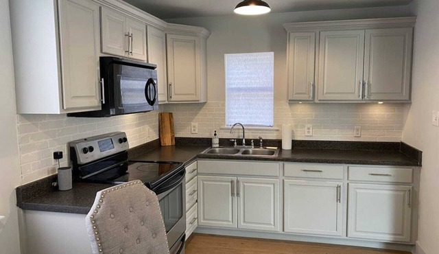 Cozy home 2 blocks from beach