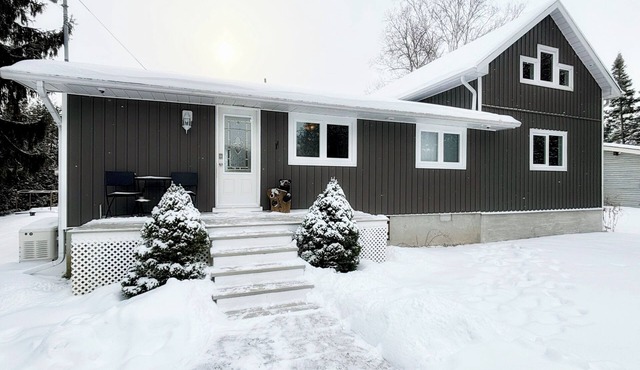 Cozy Home on Sturgeon Lake with Hot Tub