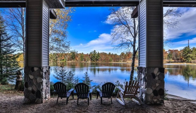 Cozy Lakeside Detached home with Amazing Elevated Views