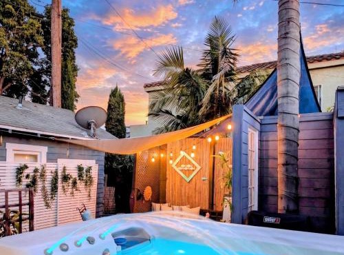 CozyVibeStay King Bed Parking Walk to Beach