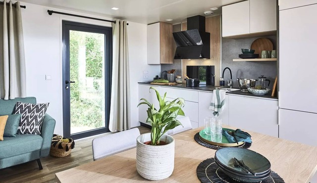 Crecy la Chapelle : QUEEN 2 BEDROOMS - 2 BATHROOMS- WITH AIR CONDITIONER - DRAPS AND TOWELS INCLUDED 6 persons
