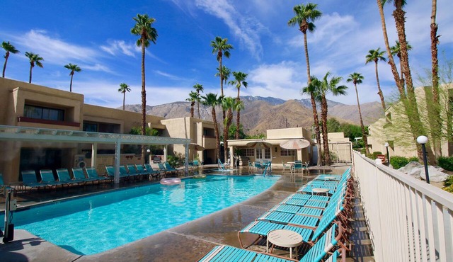 Desert Condo w/Pool & Balcony Views
