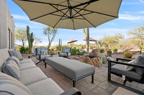 Desert Oasis Pool, Golf, Games Mountain Views