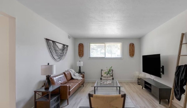 Designer Apartment in the Heart of Omaha!