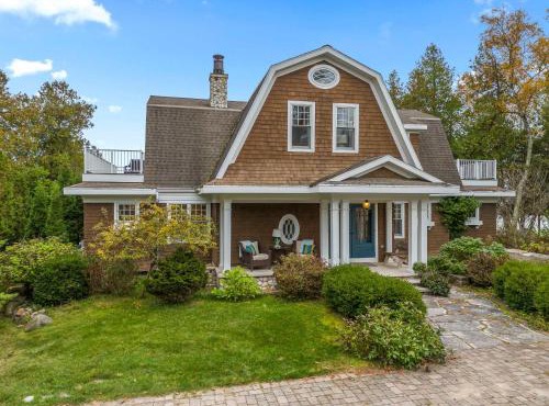 Dog Friendly-Luxury home on Lake Michigan