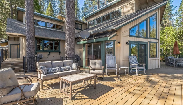 Dos Pinos - Spacious Lakefront Cabin w/Game Room by Yosemite Region Resorts