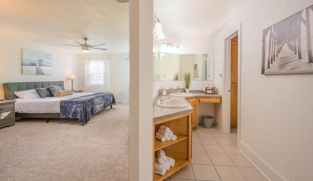 Doty Island Destination Home - Luxury Living