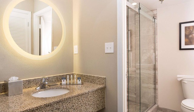 DoubleTree by Hilton Hotel Laurel
