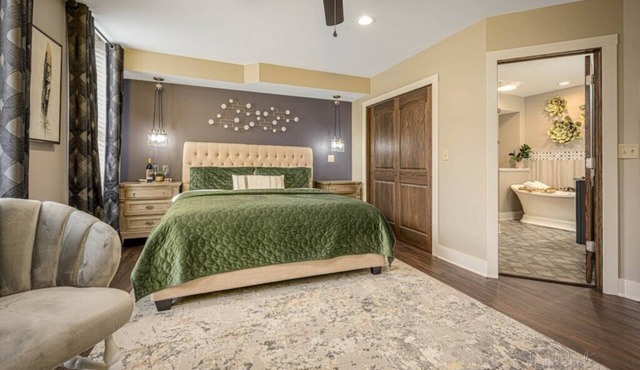 Downtown Galena Luxury Penthouse w/Parking
