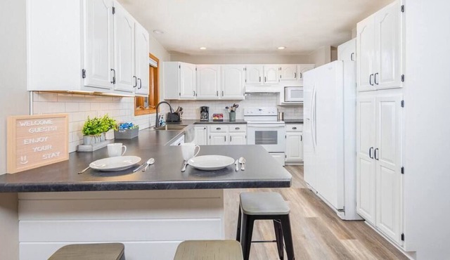 Easy Eastowne Living - 3 Br