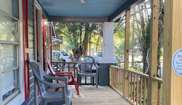 Elegant House, 6 Min Away From Downtown Airport.