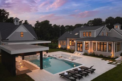 Escape Family 6BR5BA DennisPOOLSPAOPEN20thAPril