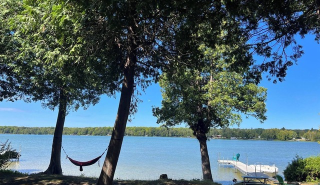 Fabulous 2 Bed, 2 Bath Cottage On Kangaroo Lake