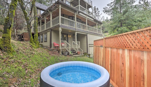 Family-Friendly 'Forest Cabin' w/Hot Tub