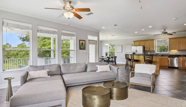 Family-sized beach retreat w/gulf views