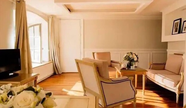 Family Suite: 2 adults + 2 children