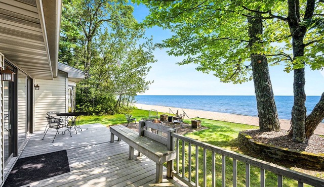 Fantastic Door County Beach House - BOOK NOW FOR FALL '24!