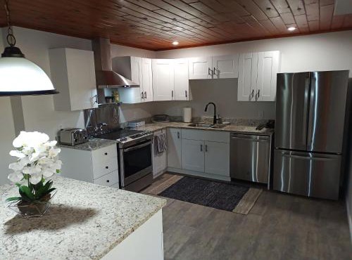 Fireside - Waterfront Resort Style Executive Cottage