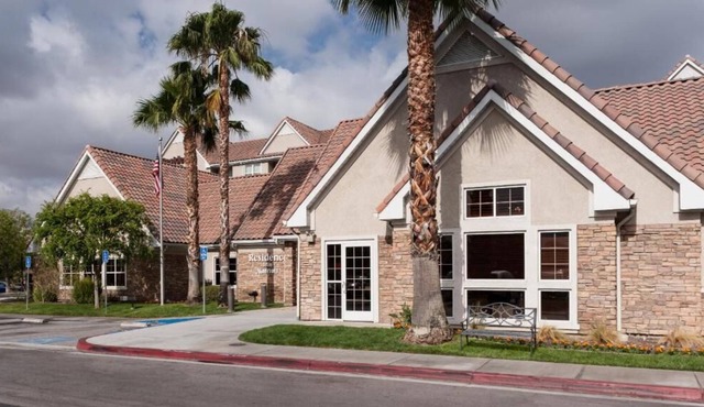 Four 1BR Suites Close to Glen Amphitheatre! Pets Allowed, Parking, Pool & Gym!