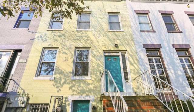 Four Bedroom House Near Sports & Museums